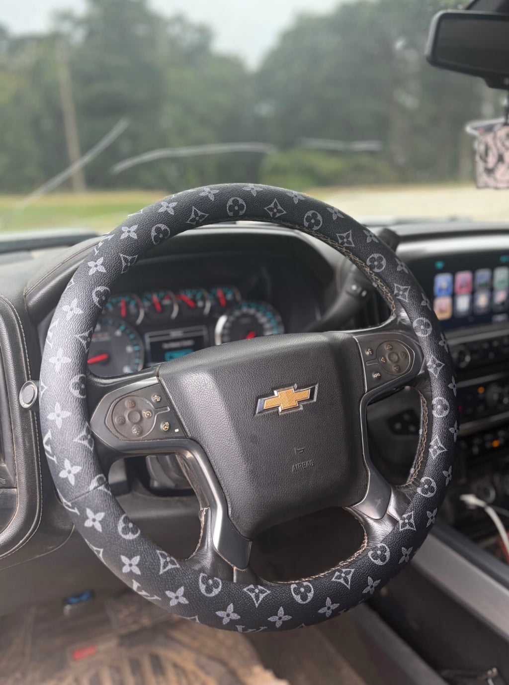 LV Steering Wheel Covers